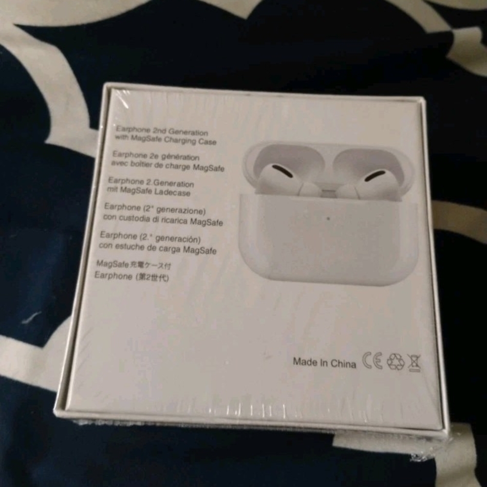 Wireless Earbuds with MagSafe Charging Case